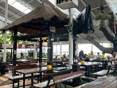 -Green Tree Rest. & Pub