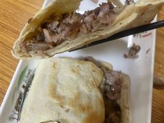 精品火烧-宝光熏肉鞋底火烧(新街口店)