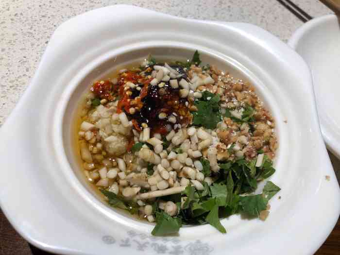 云龙天下火锅(琴台路店)-"正宗的成都火锅位置在繁华热闹的地方,鲜.