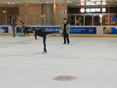 -冰堡国际溜冰场(观澜湖新城MHMALL店)