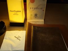 -FOUR PLAY BAR