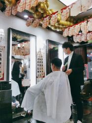 -一東造型烫发染发