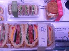 塔里塔里三明治-巴黎贝甜(大宁国际商业广场店)