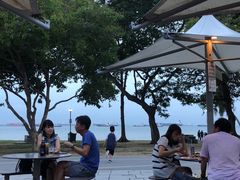 -东海岸人工湖美食村