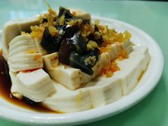 青椒皮蛋拌豆腐-食惠里小笼包面馆(越秀店)