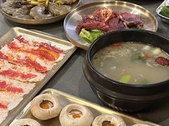 -围炉肉舍•炭烤活鳗•丹东海鲜烤肉(步行街店)