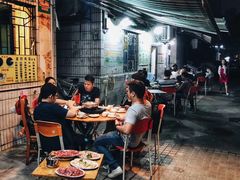 大堂-华哥新鲜猪精品美食