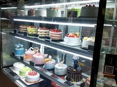 面包甜点陈列柜-卷心卷意·轻甜蛋糕(新光天地店)