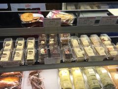 -红宝石·鲜奶小方·海派西点房(丰庄店)