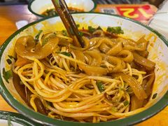 -拈签一笑黄牛肉辣卤串串