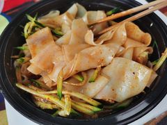 -荀记肉夹馍(三八家乐福店)
