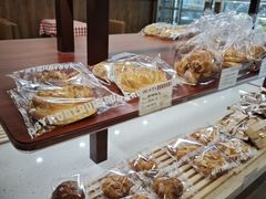 -红宝石·鲜奶小方·海派西点房(南丹店)