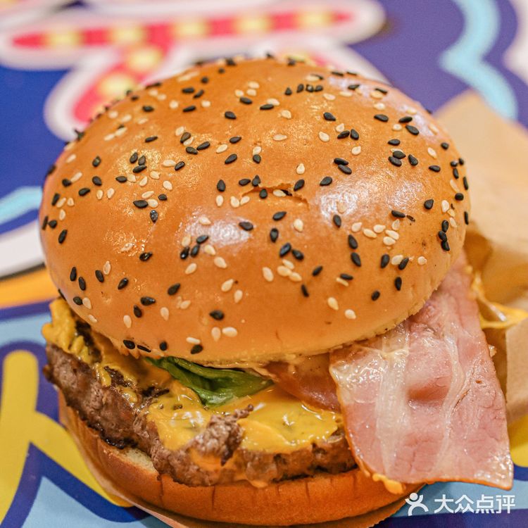 芝士控看过来‼️麦当劳安格斯厚牛培根堡真香