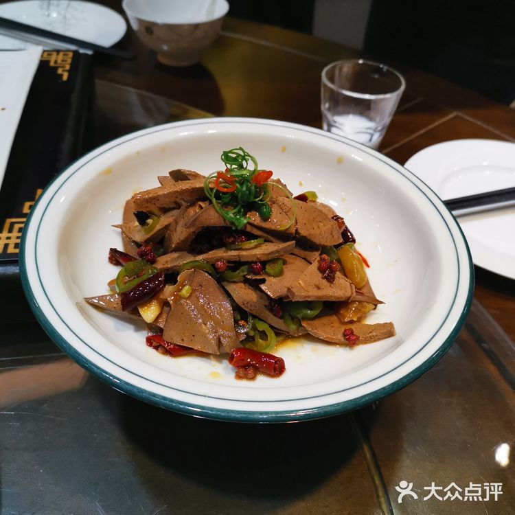 附近的一家不挂牌的私房菜