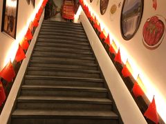 从这里上二楼-粟氏天府·东北烧烤(长安街店)