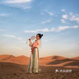 明月出天山｜假期来敦煌鸣沙山拍照吧