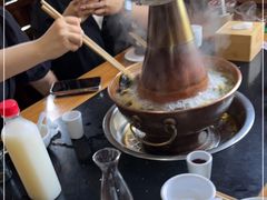 -果松木炭酸菜铜火锅·外婆参鸡汤