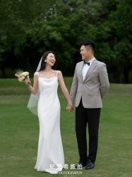 -纪梵希旅拍婚纱摄影(大连总店)