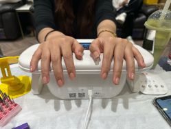 -花岐款式专研健康美甲沙龙