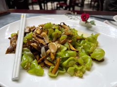 -蔼若春.传承三十年云南菜(金碧公园店)