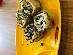 -小杨生煎(金山百联购物中心3楼店)