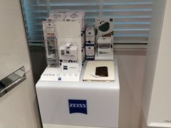 -目艮眼镜SHOWROOM(品牌集合店)