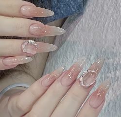 -睫毛弯弯·美甲美睫