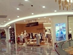 -王府井百货熙地港店