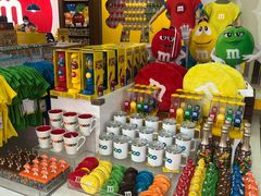 -m豆巧克力世界(上海世茂广场店)