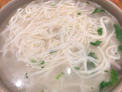 -亮亮面馆(经六路店)