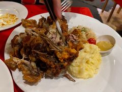 德式烤猪肘配酸菜土豆泥-申德勒加油站西餐厅(日坛路总店)