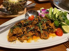 -Chom Cafe and Restaurant