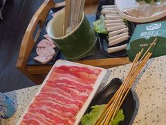 -二荆条·蜀鲜汇城市森林火锅