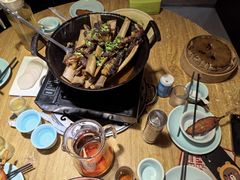 -茸梅路右拐龙虾-农家菜(松江店)