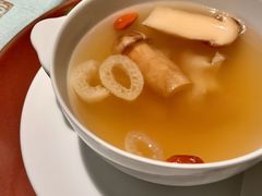 鸡汤松茸竹荪炖花胶-杭州君悦酒店·湖滨28中餐厅