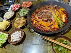 -黄潇洒老火锅(九眼桥宏济巷店)