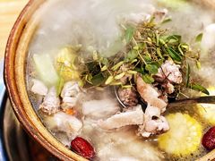 石橄榄炖鸡-洪大厨鸡煲(福田店)