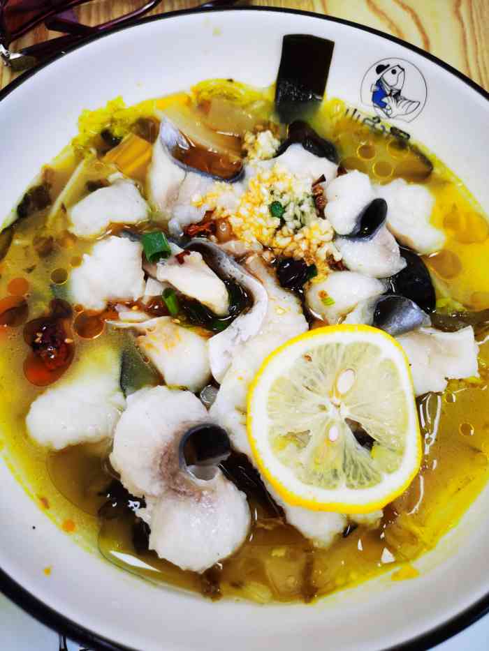 小鱼号酸菜鱼-"[薄荷]环境:翔鹭花城三期门口,小小的.