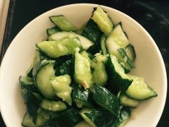 蒜泥拍黄瓜-巴奴毛肚火锅(广益哥伦布店)