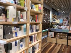 -猫的天空之城概念书店(印象城购物中心店)