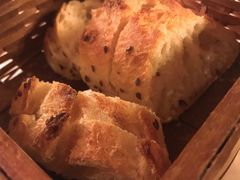 餐前法式面包-火车头法国西餐厅