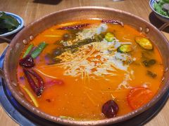 -洱火云南酸菜牛肉火锅(石景山当代商城店)