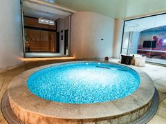 -涨巢·潮玩水疗局