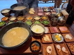 -银米·云南传统过桥米线(双廊黑金冠店)
