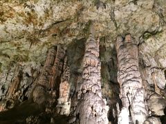 -波斯托伊纳溶洞