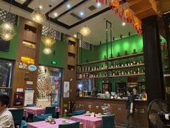 -香巴拉云南餐厅(华莱坞店)