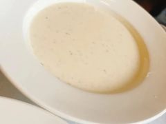 奶油松茸蘑菇汤-莫斯科餐厅