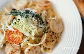 Black Truffle Scallops Fettuccine