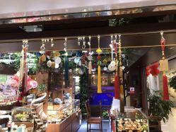 -灵彩珠宝(朗香街店)