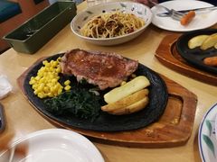 西冷牛排配黑胡椒酱-萨莉亚意式餐厅(石鼓路店)